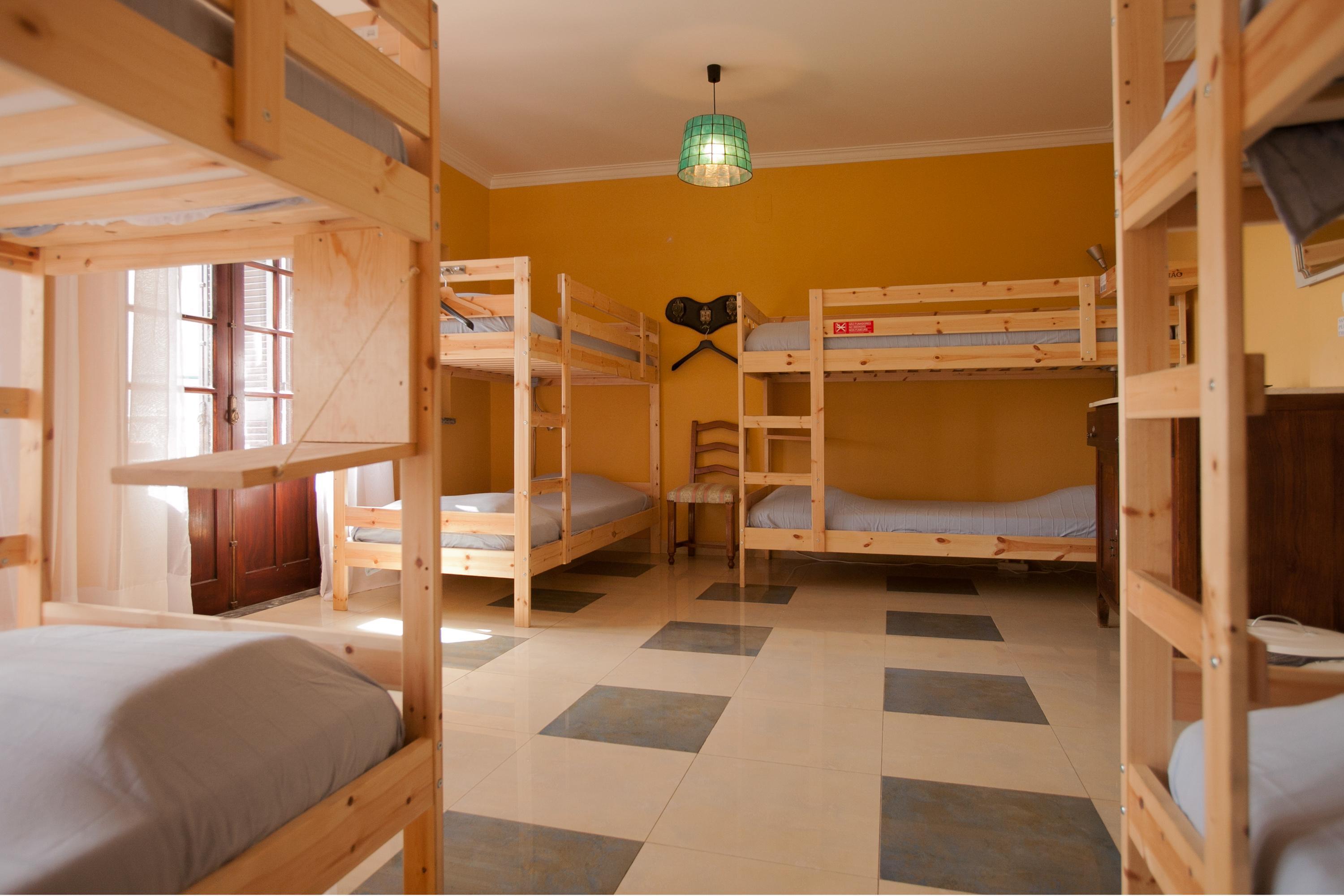 Ericeira Chill Hill Hostel & Private Rooms - Peach Garden المظهر الخارجي الصورة