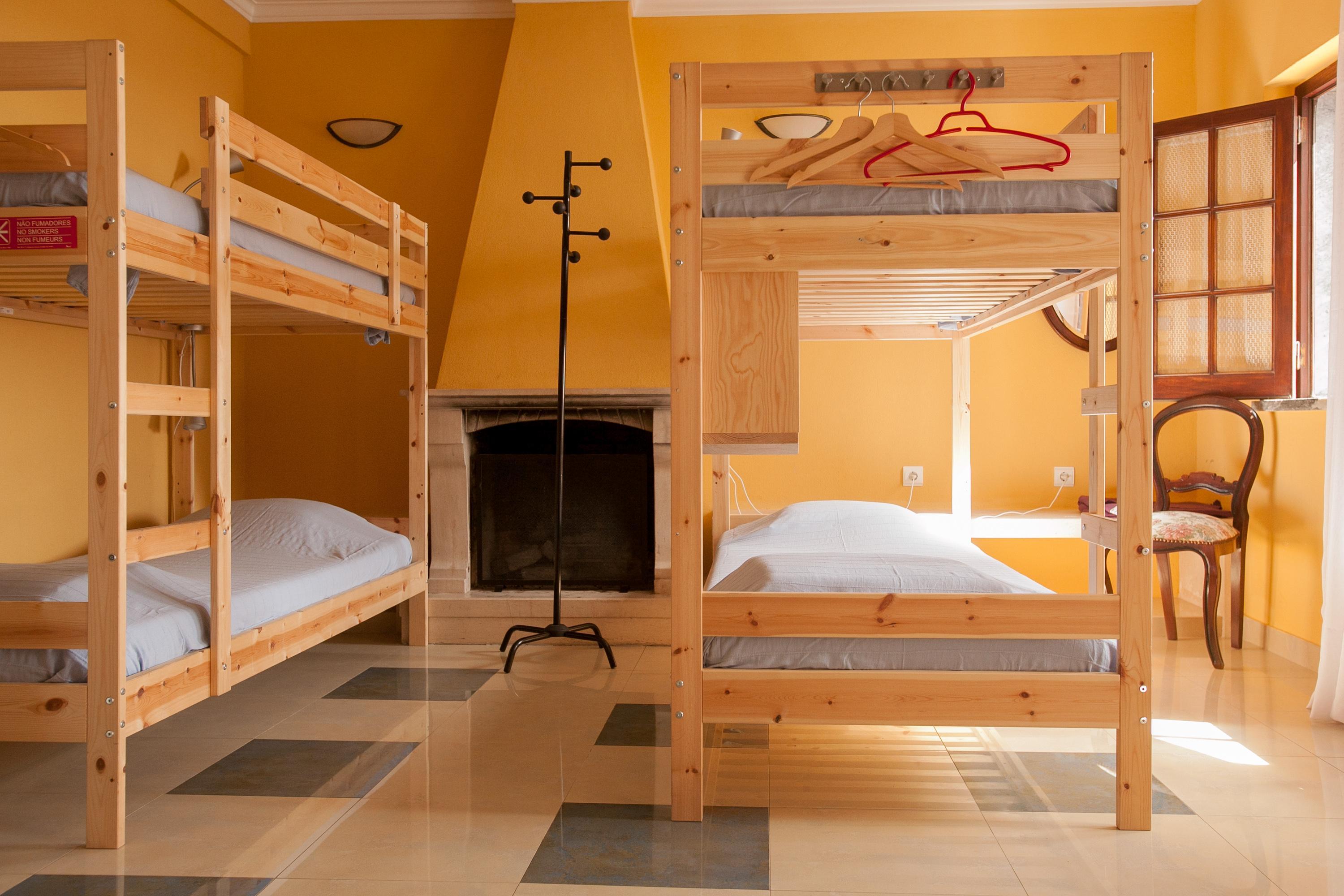 Ericeira Chill Hill Hostel & Private Rooms - Peach Garden المظهر الخارجي الصورة