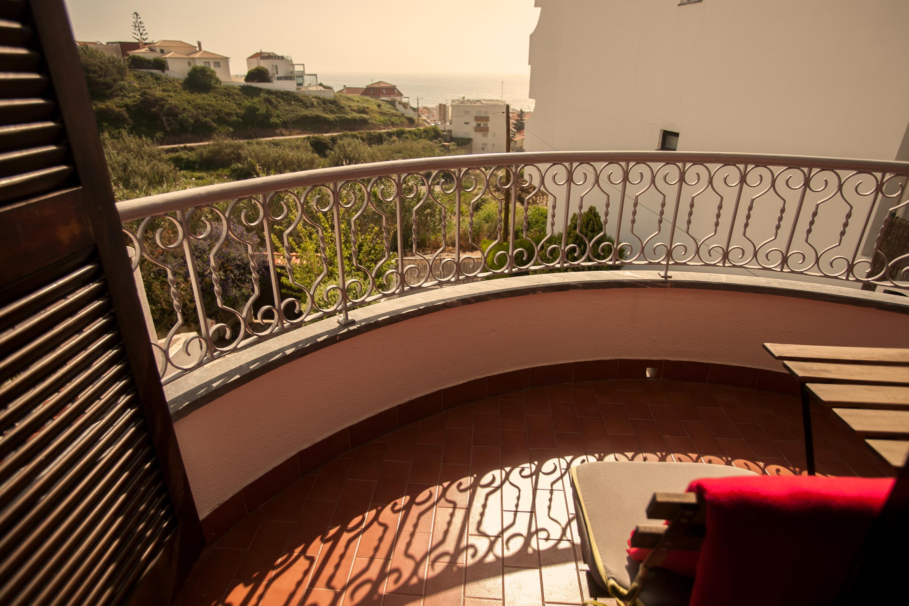 Ericeira Chill Hill Hostel & Private Rooms - Peach Garden المظهر الخارجي الصورة