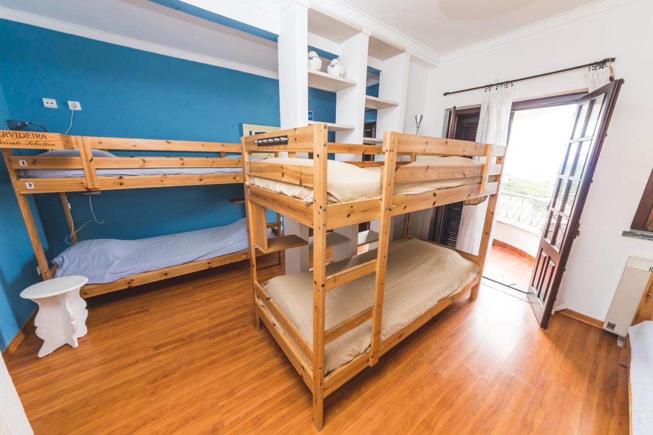 Ericeira Chill Hill Hostel & Private Rooms - Peach Garden المظهر الخارجي الصورة