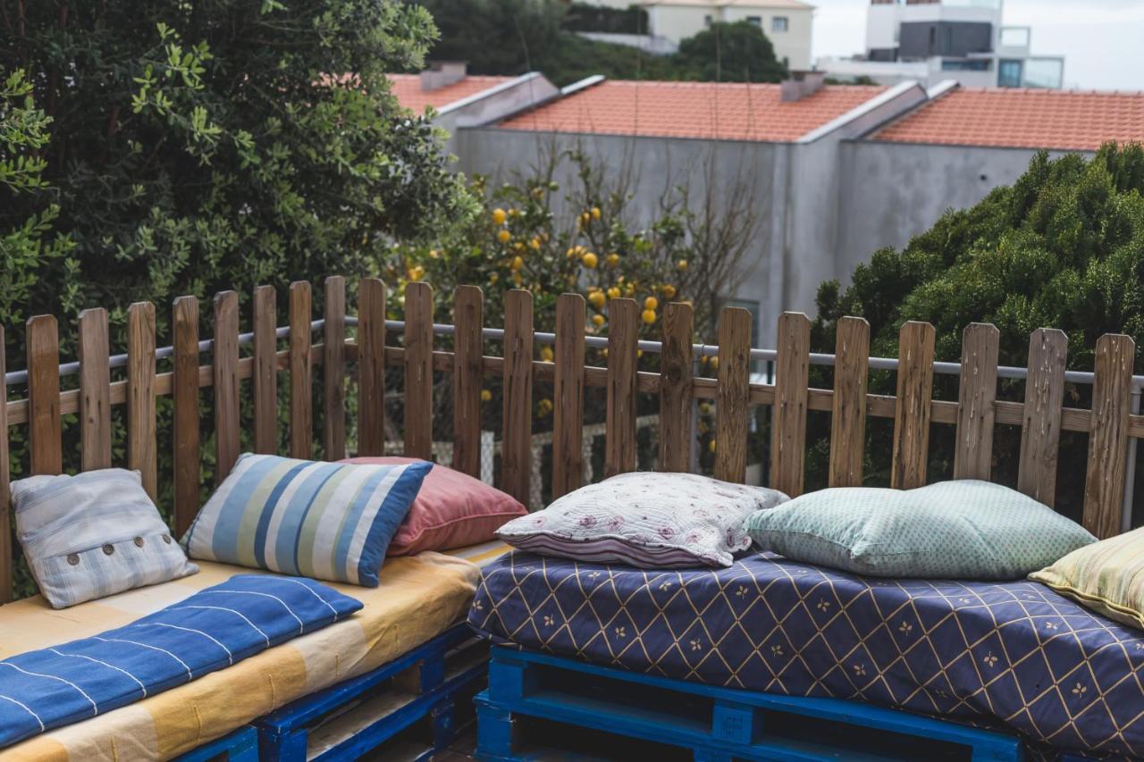 Ericeira Chill Hill Hostel & Private Rooms - Peach Garden المظهر الخارجي الصورة