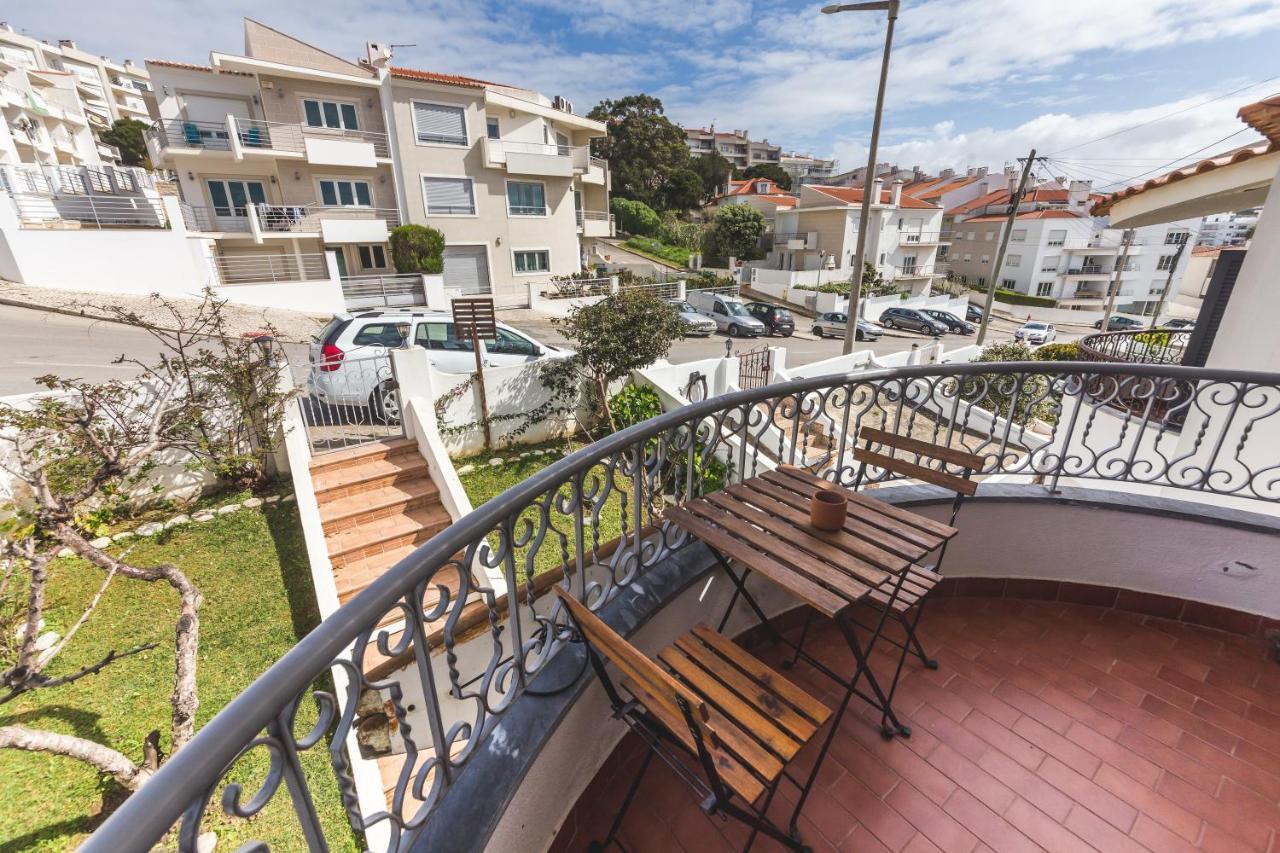 Ericeira Chill Hill Hostel & Private Rooms - Peach Garden المظهر الخارجي الصورة