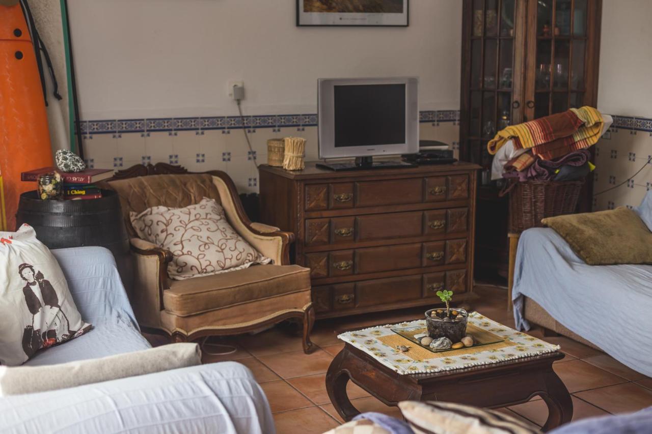 Ericeira Chill Hill Hostel & Private Rooms - Peach Garden المظهر الخارجي الصورة